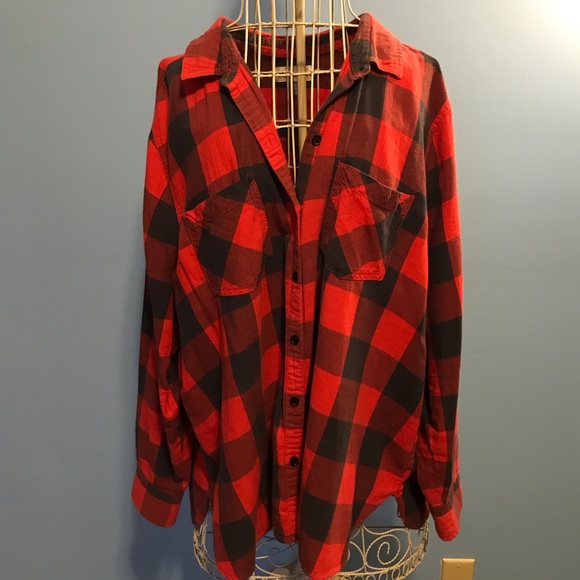 Old Navy Tops - Old Navy Classic Red and Black Flannel